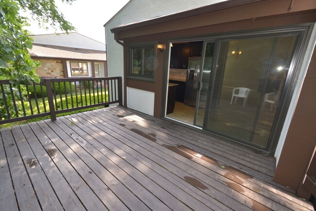 Photo - 183 Cascade Dr