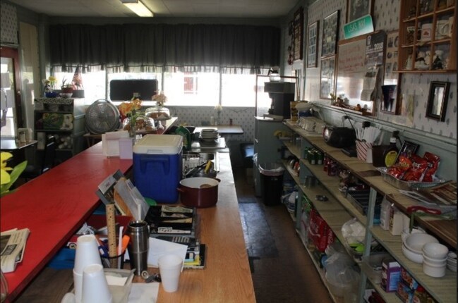 Photo - 323-325 N Main St