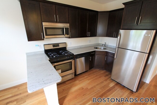 Photo - 23 Washburn St Unidad 3