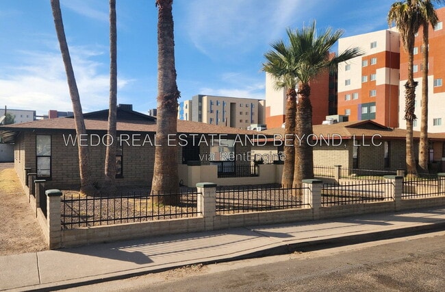 Building Photo - 5112 N 28th Dr Unit 3
