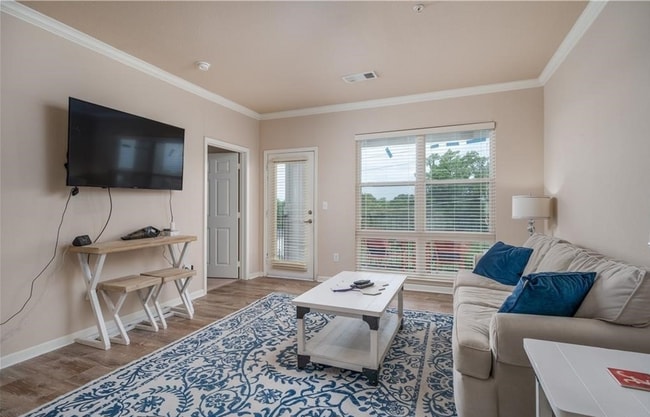 Photo - 600 13th St E Unidad 642