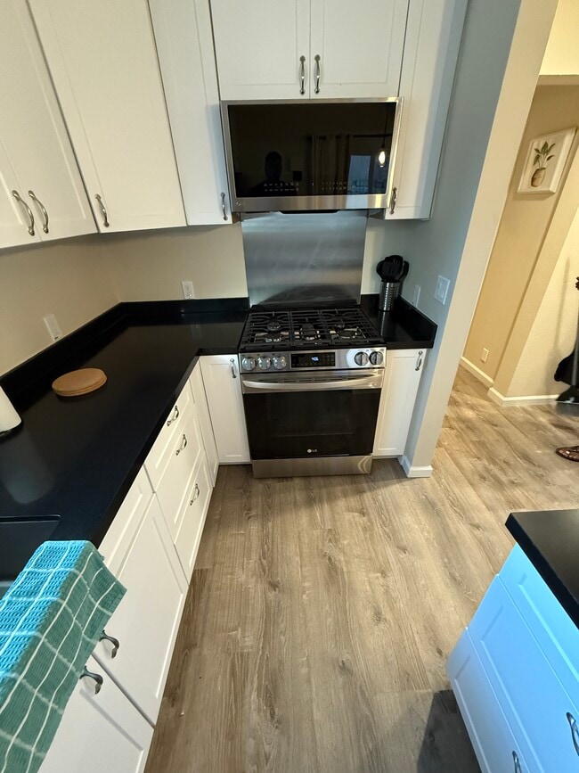 Photo - 779 Hamilton Dr