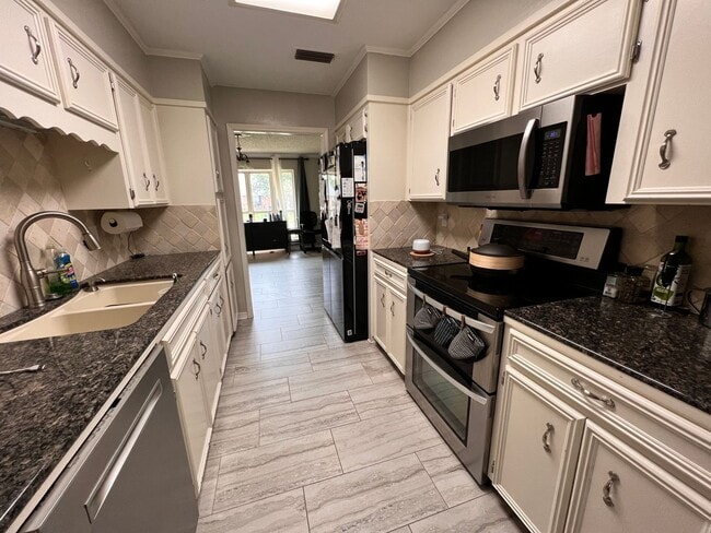 Photo - 7642 Chesapeake Dr
