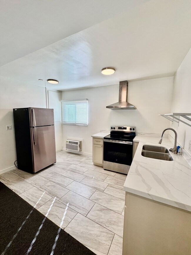 Photo - 7524 Sepulveda Blvd