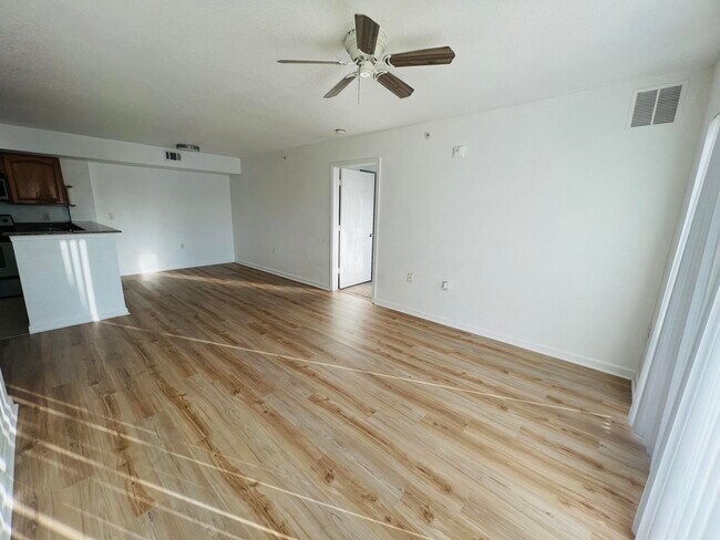 Photo - 271 SW Palm Dr Unit 204