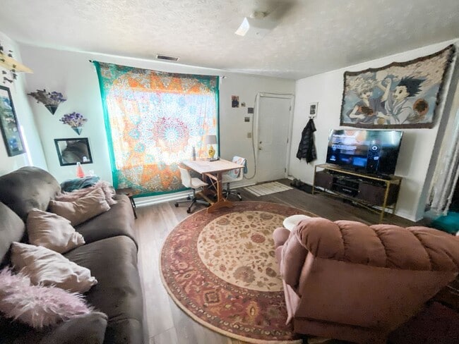 Photo - 3 Bedroom 1 Bath House with Beautiful Scenery