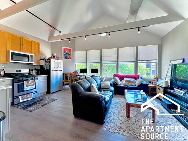 Photo - 1237 W Ohio St Unit 3