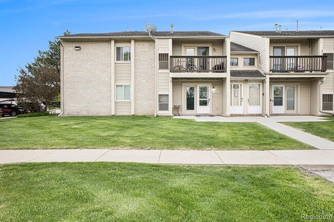 Photo - 15054 Riverside Dr