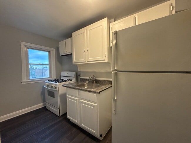 Photo - 1628 Plum St Unit Apt B