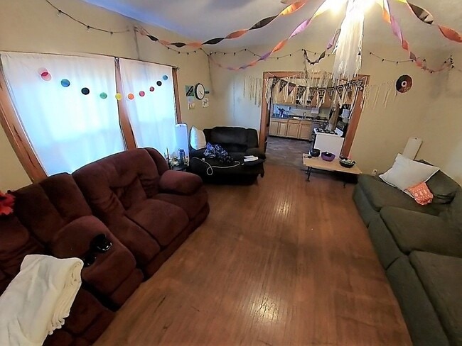 Photo - 518 E 1st St Unit 1