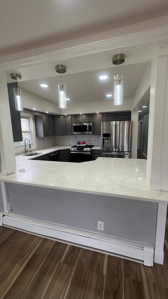 Building Photo - 728 Liberty Ave