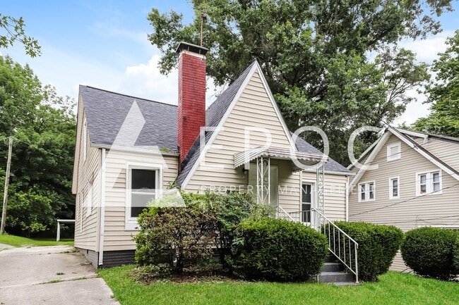 1115 S Benbow Rd