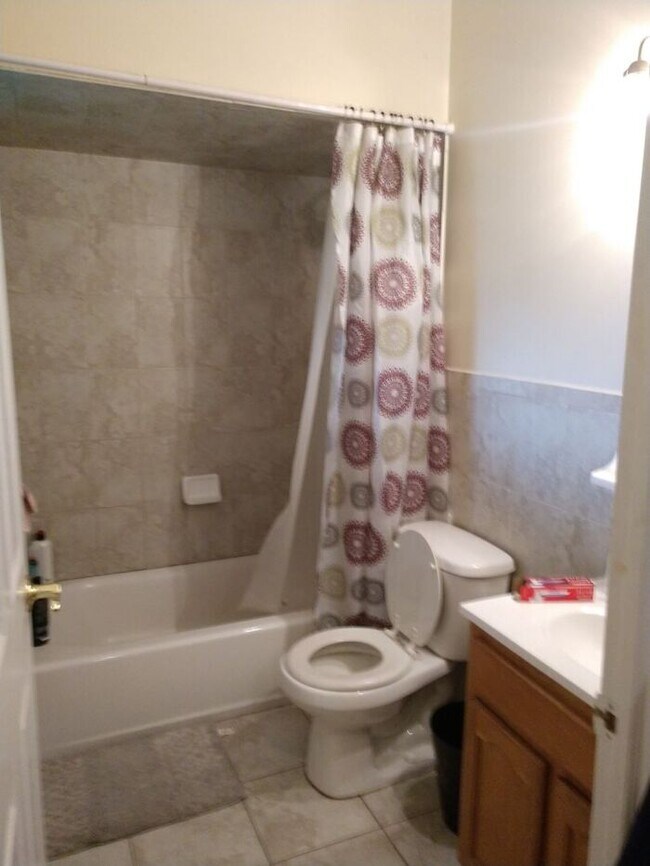 Luxury Apartment near Train & Schools Montclair State University