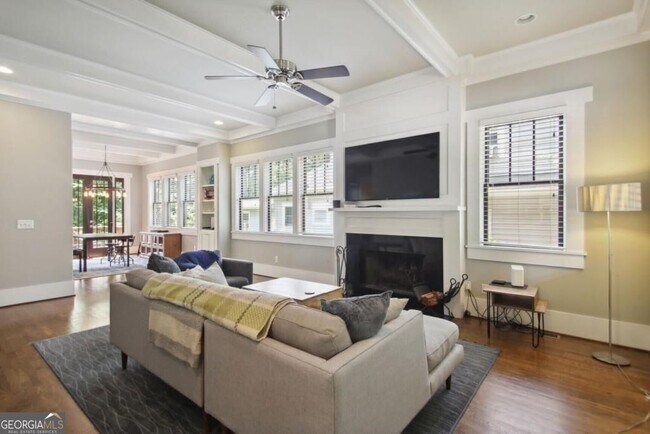 Photo - 519 N Highland Ave NE