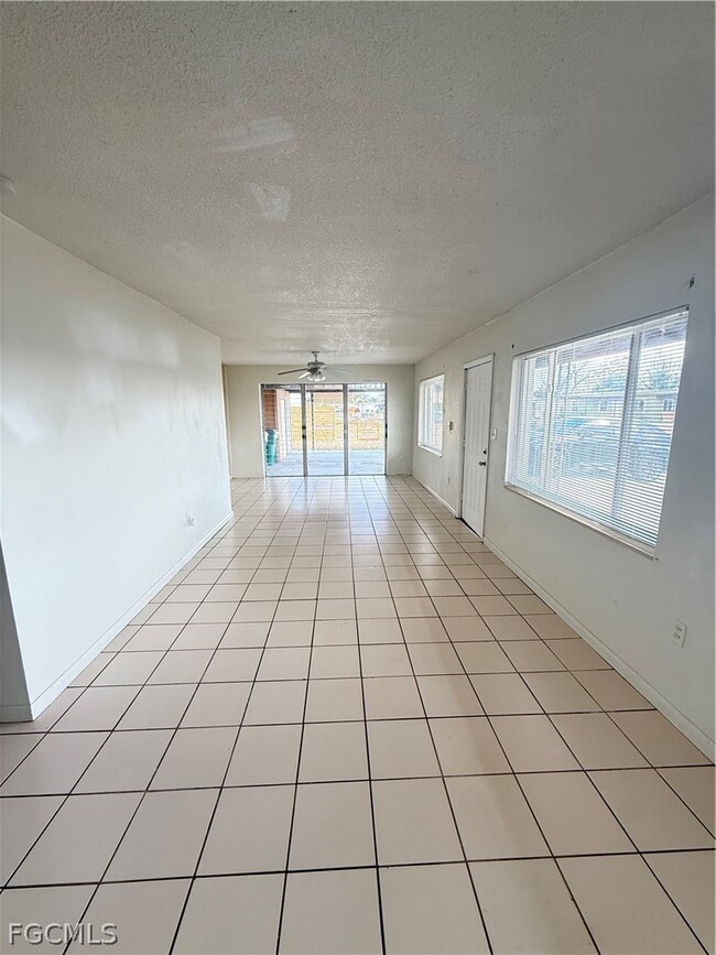 Photo - 21422 Kenyon Ave