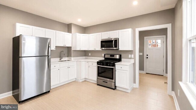Photo - 209 Woodlawn Ave