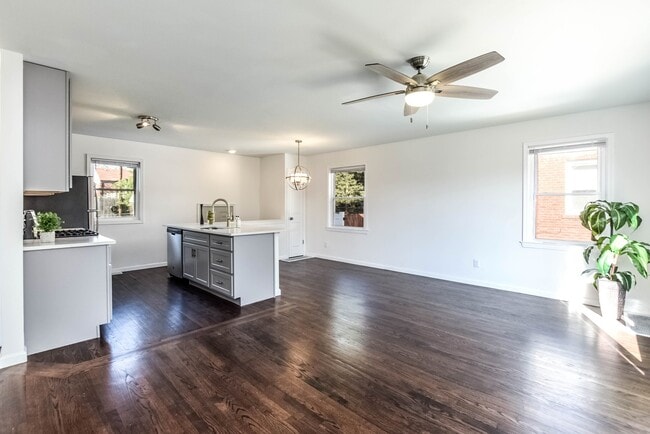 Photo - 8143 Braddock Dr