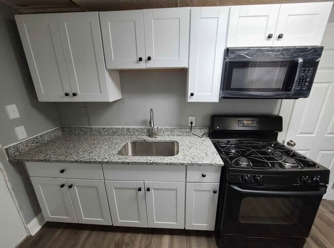 Photo - 1900 Deering Ave Unidad 1902B