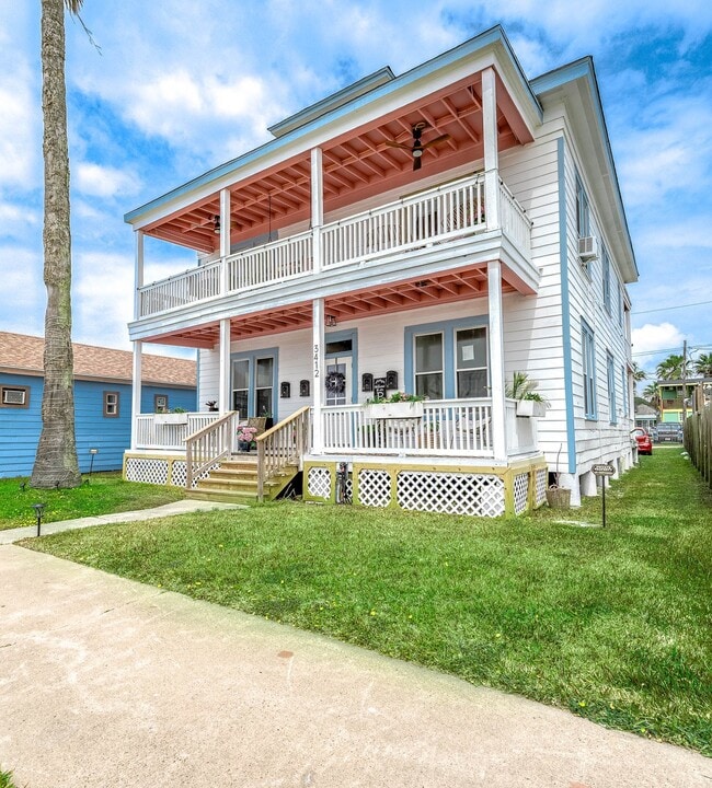 Photo - 3412 Ave S Unit 2