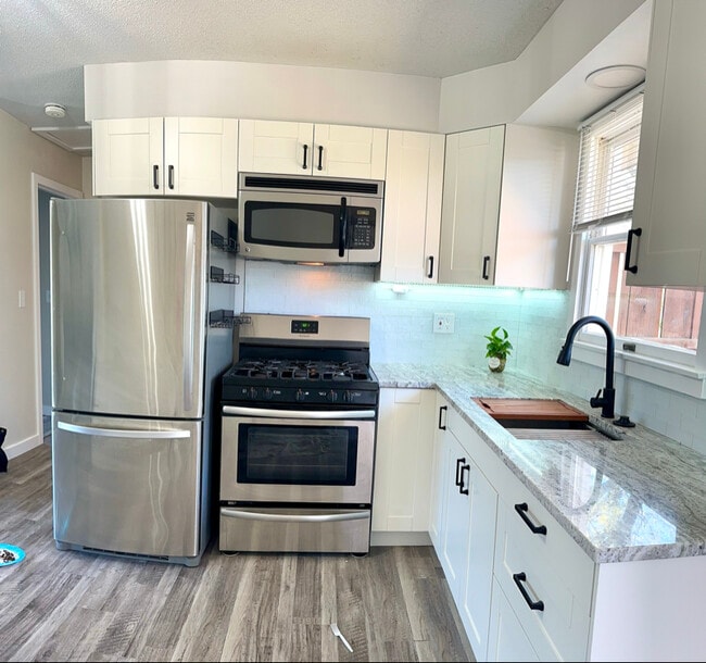 Photo - 2168 Plainfield Ave