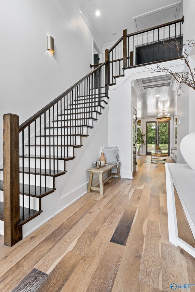 Photo - 145 Mercury Ln