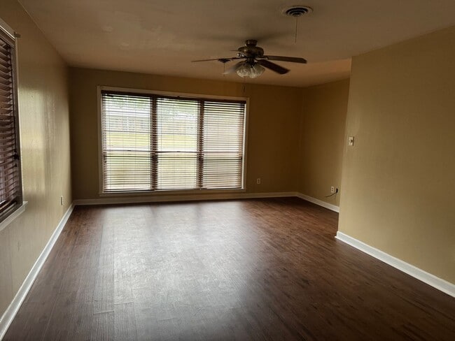 Photo - 3/2 Fenced Yard Covered Parking