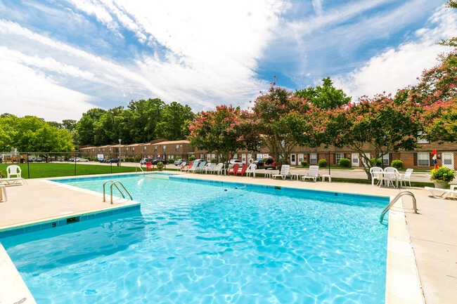 Building Photo - Newport Crossing Townhomes