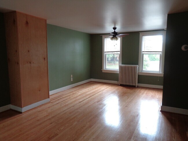 Partial view of great room - dining area - 266 Philadelphia Ave Unit Apt. 2