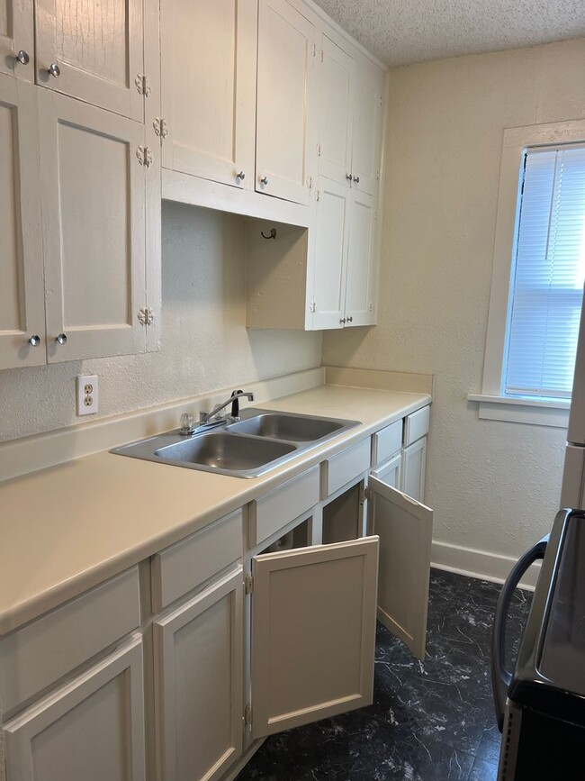 Photo - 1 Bed in the Paseo District Unit Apt 10