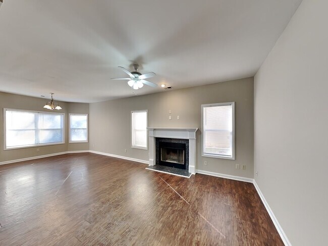 Photo - 158 Nathan Rd SW
