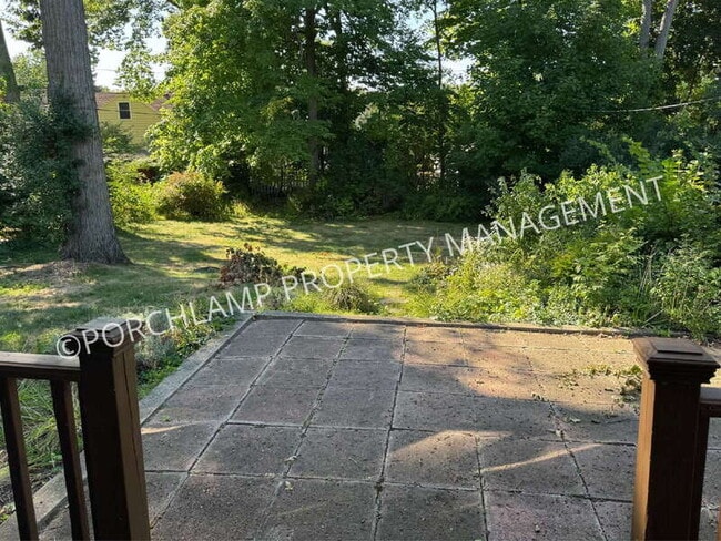 Photo - 2621 Coit Ave NE