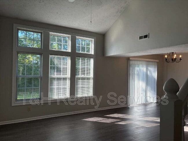 Photo - 1566 Brookfield Cir