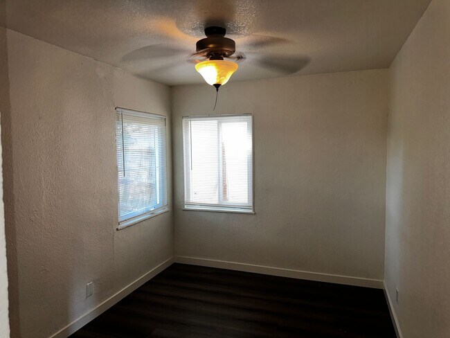 Photo - 2 bed 1 bath with attached garage Unit A