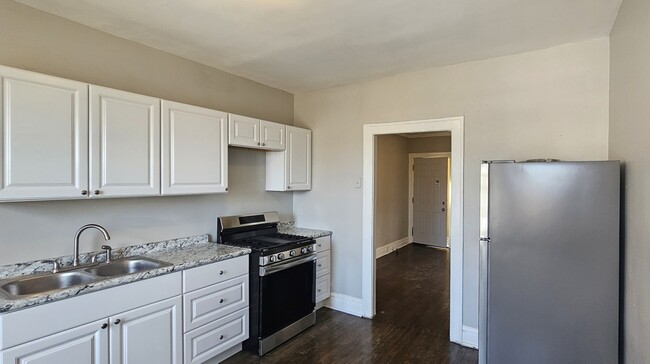 Photo - 5006 W 16th St