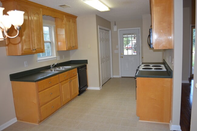 Photo - 204 Tyson Glen Dr