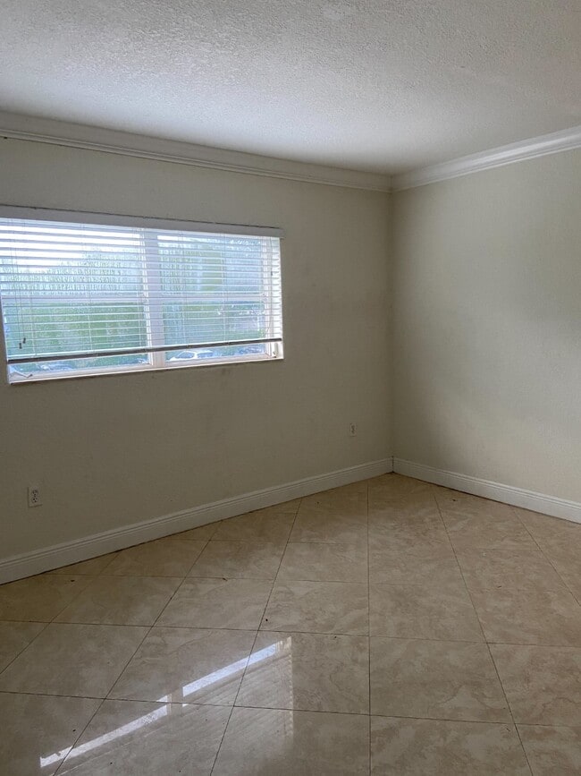 8601 SW 94th St Unit 214W