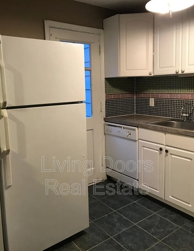 Photo - 2303 South St