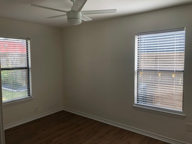 Photo - 3300 Bengston St
