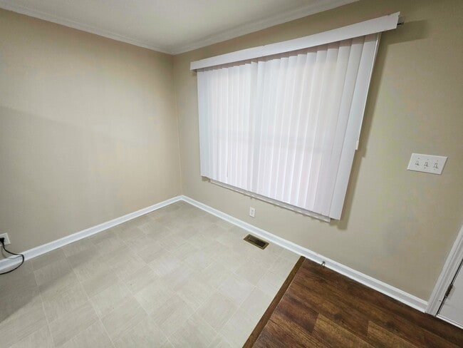 104 Archdale Dr