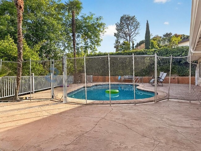 Photo - 20520 Rhoda St