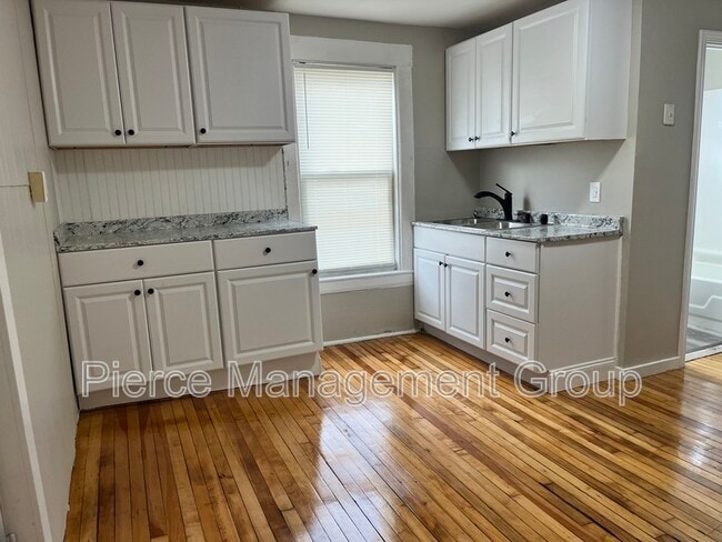 Photo - 308 Bartlett St Unidad 3