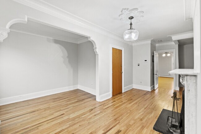 Living Room - 275 8th St Unidad 4