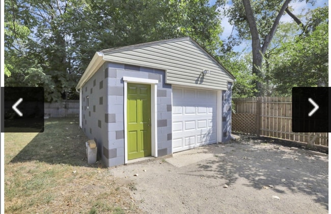 Photo - 2040 Margaret Ave