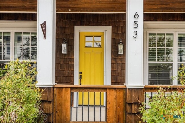 Photo - 653 Center Green