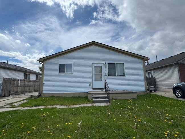 Building Photo - 8716 Timken Ave
