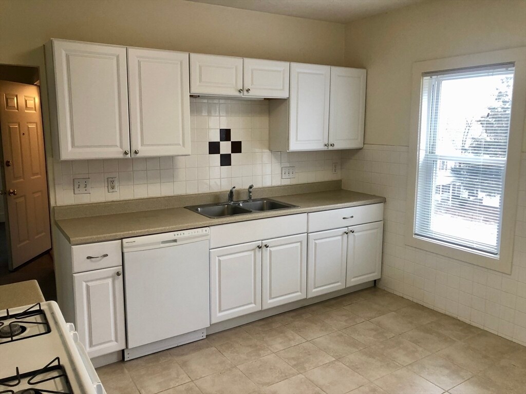 Photo - 369 Whiting Ave Unit 2