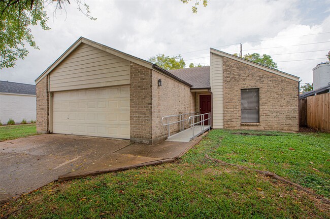 Photo - 16042 Bear Hill Dr
