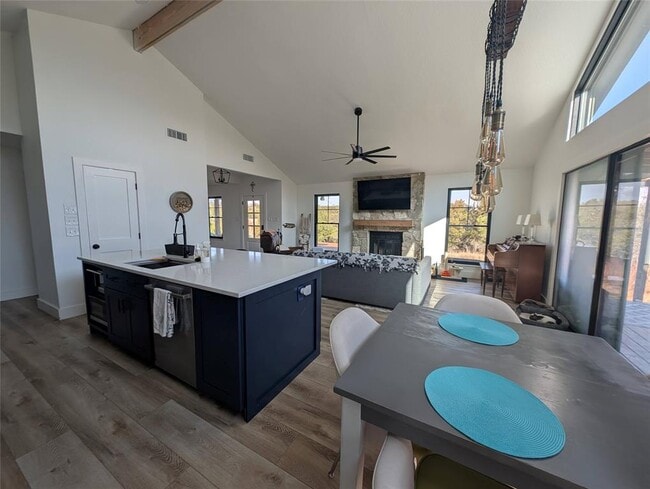 Photo - 306 Deer Creek Cir