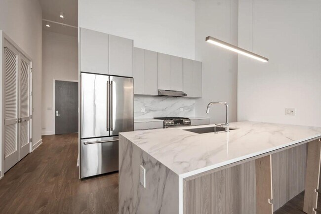 Photo - 728 Waukegan Rd