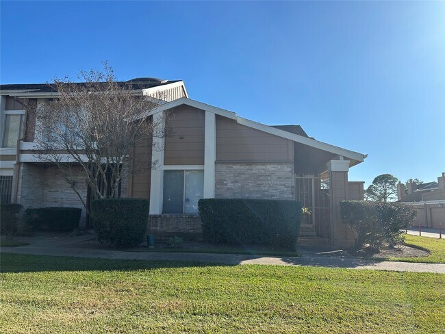 6119 Dryad Dr
